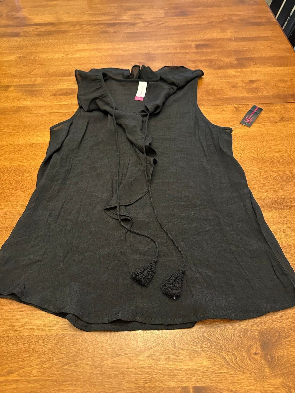 No Boundaries Women’s Medium Ruffle Woven Top